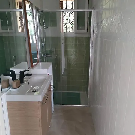 Apartment T3 Terrasse Calme Proche Centre Nimes