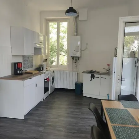 T3 Terrasse Calme Proche Centre Apartment Nimes