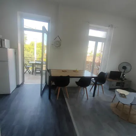 T3 Terrasse Calme Proche Centre