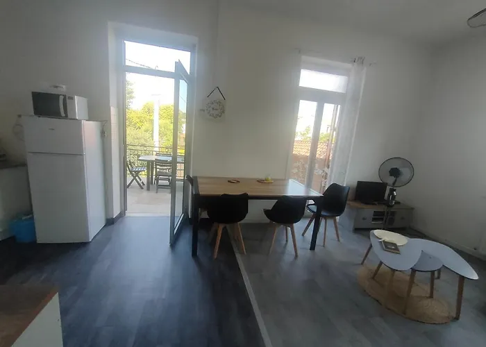 T3 Terrasse Calme Proche Centre