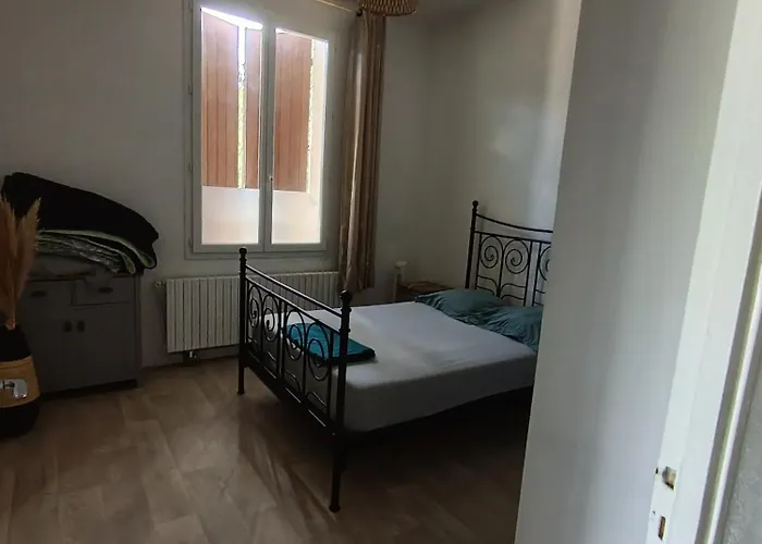 T3 Terrasse Calme Proche Centre Apartman